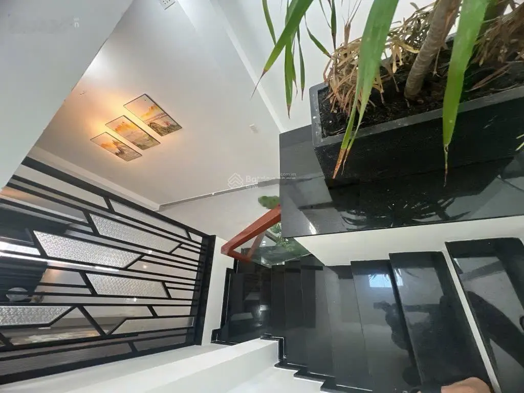 Bán gấp nhà Đẹp MT Chánh Hưng, P.Hưng Phú Q8. DT40m2. Giá chỉ 5,2tỷ.