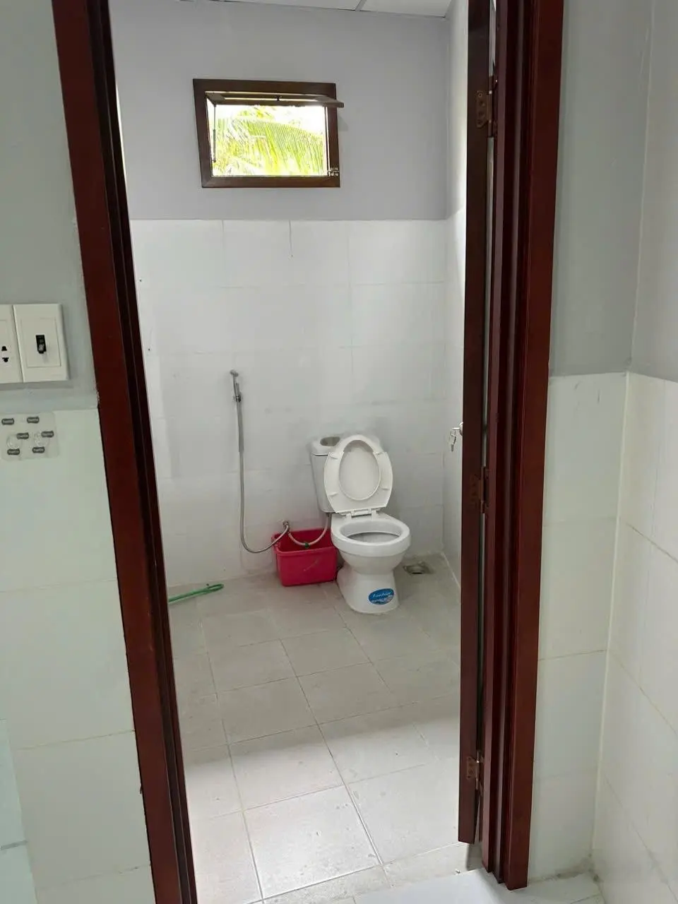 Bán nhà mới toanh, dt 53m, sàn 79m phường Long Thạnh Mỹ