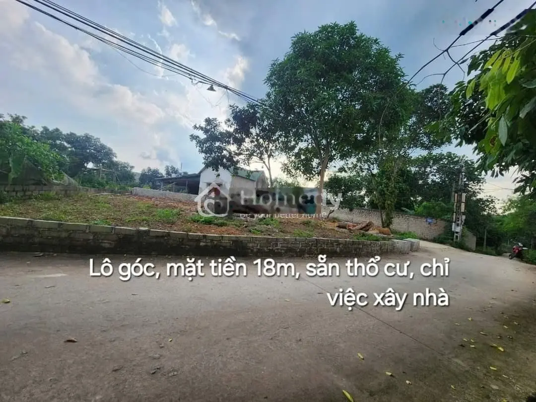 Bán nhà TT Mẹt, Hữu Lũng, Lạng Sơn, 355m2, giá: 200tr/mét mặt tiền, mt: 18m, có tách sổ 5m/sổ.