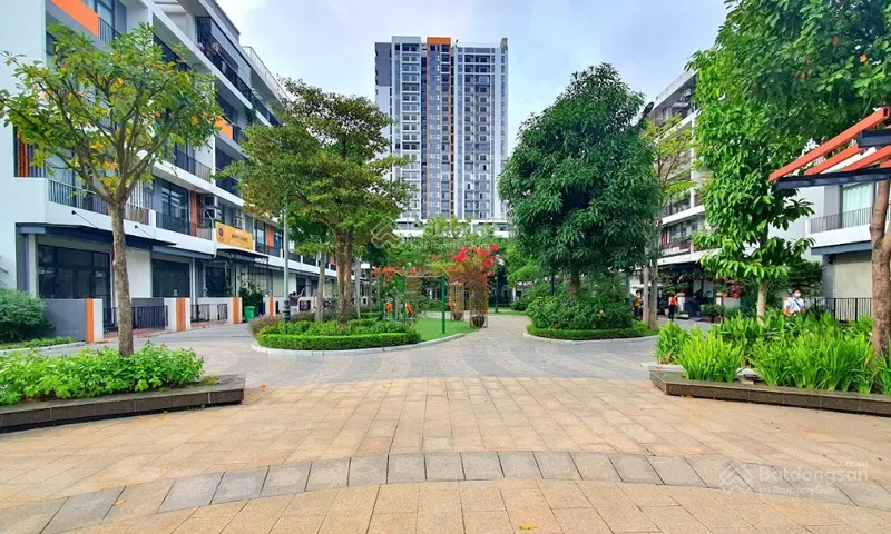 Căn hộ 3PN view sông Đuống giá 4,2x tỷ - DT 95m2 Bình Minh Garden - Bàn giao full NT về ở ngay