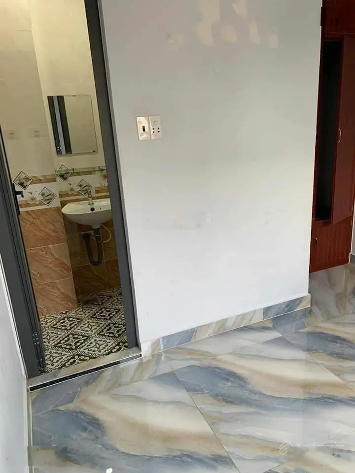 Nhà mới sửa lại 1T2L bán gấp đường Hồ Bá Kiện 48,7m2 gần chợ sỉ thuốc, sổ sẵn