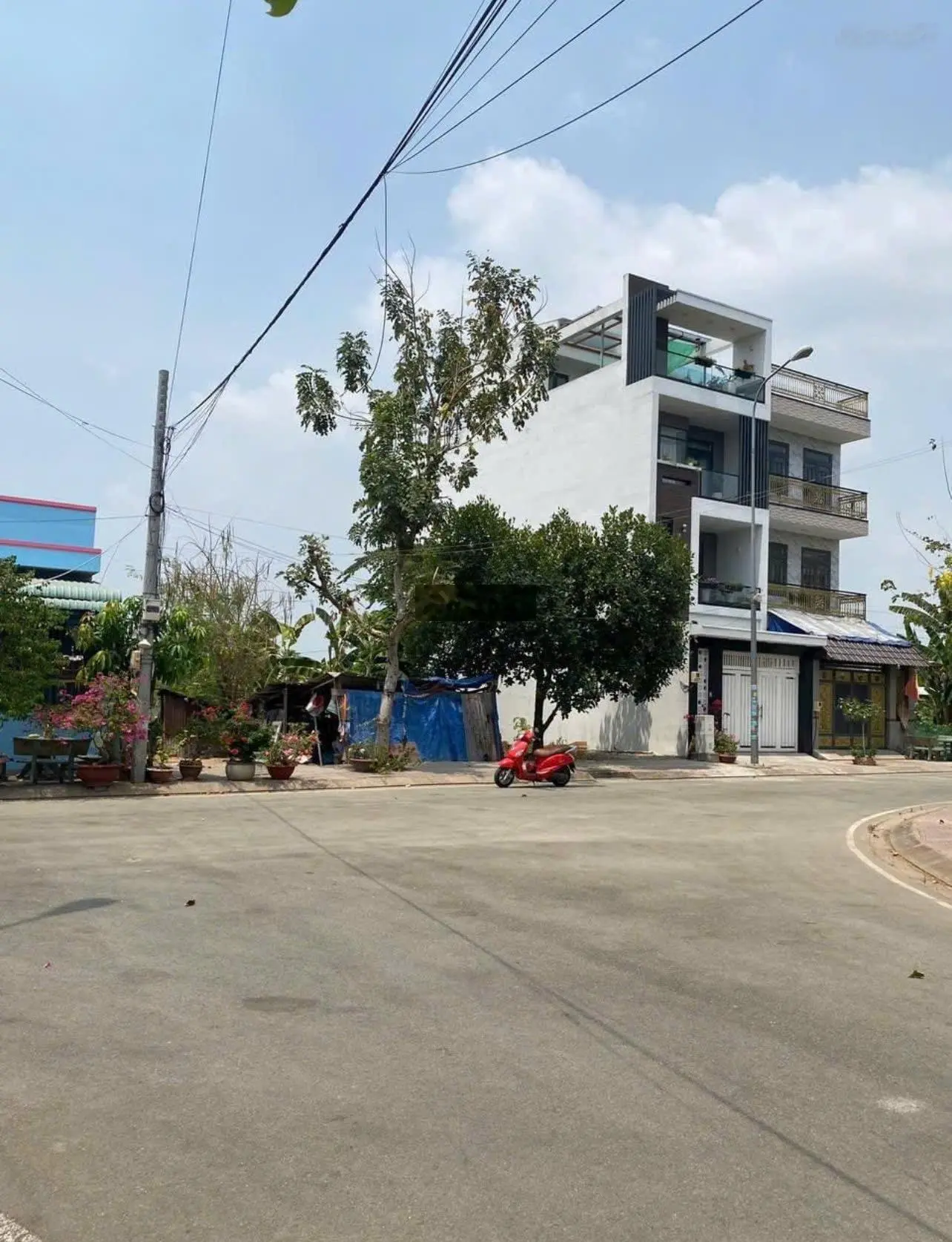 Tôi cần bán lô đất 98m2 ngay chợ Vườn Lài. Sổ riêng, sang tên ngay. An phú Đông, Q12