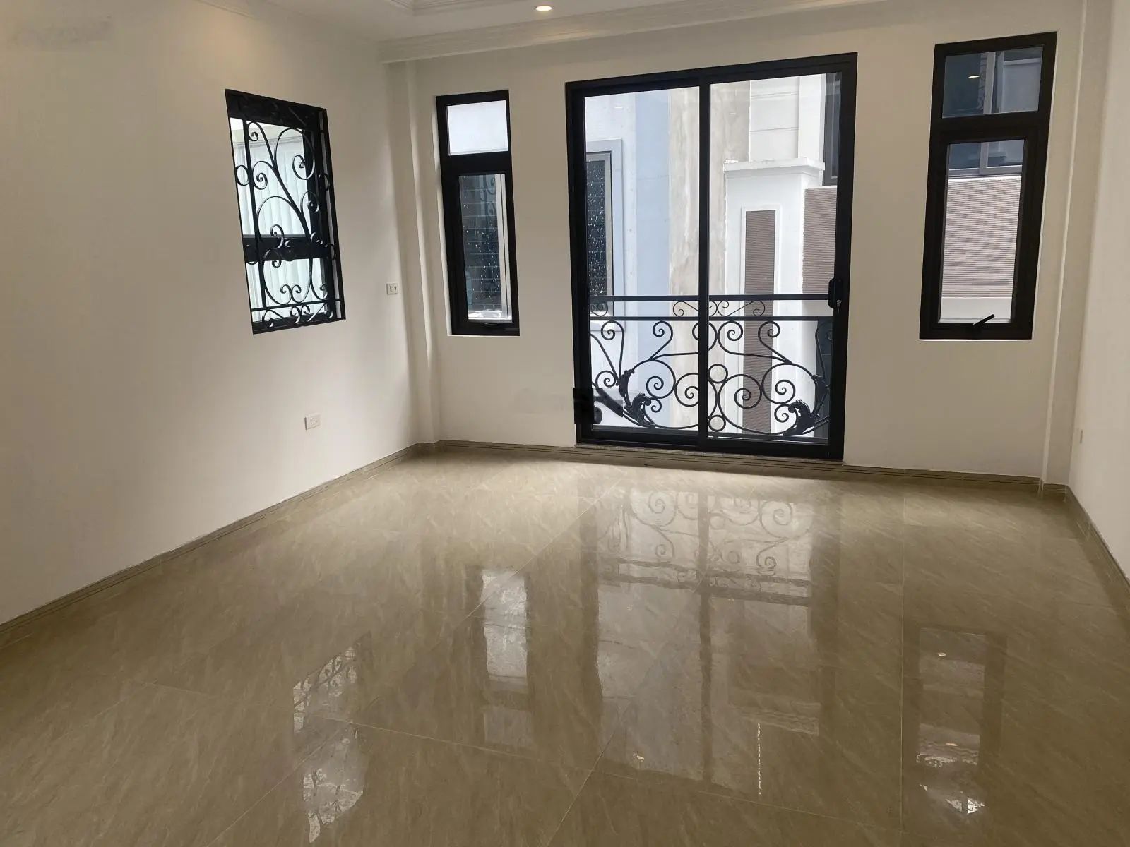 Bán nhà Mặt Phố Nguyễn Hoàng 2 thoáng Trước sau 8 tầng thang máy, 80m 44 tỷ
