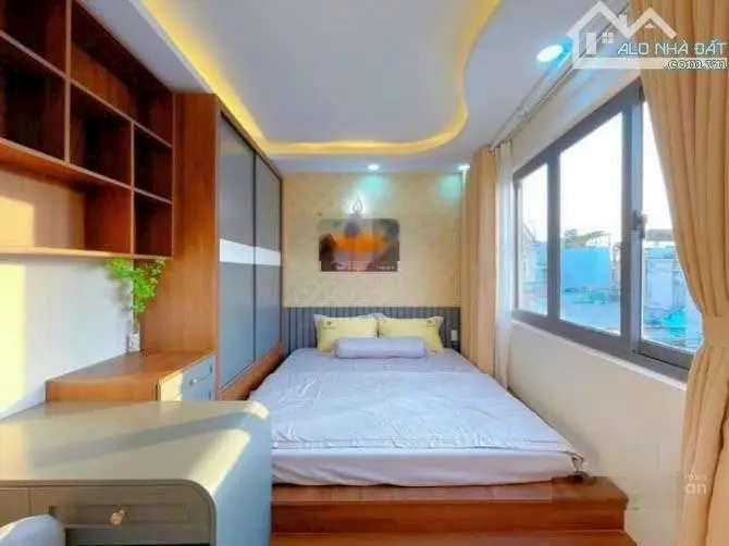 Chỉ với 4,8 tỷ chốt căn MT Hoa Sứ, P2, Q. Phú Nhuận 4 tầng - 60m2. Ngay Phố ẩm Thực Phan Xích Long