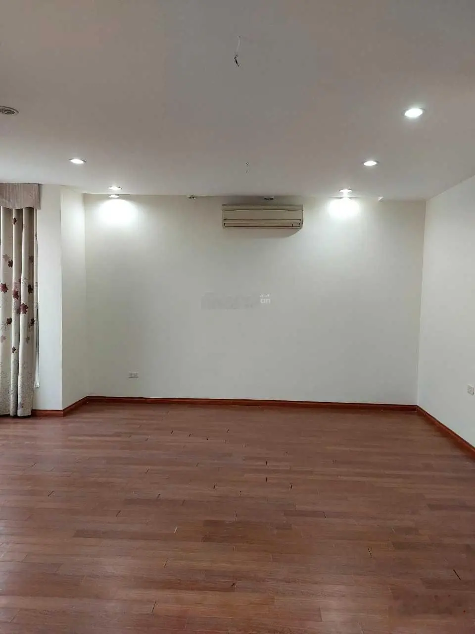 Bán biệt thự BT7 mặt phố Bùi Thiện Ngộ, KĐT Việt Hưng, DT 184m2 nhà 4 tầng đẹp KD tốt, giá 34 tỷ
