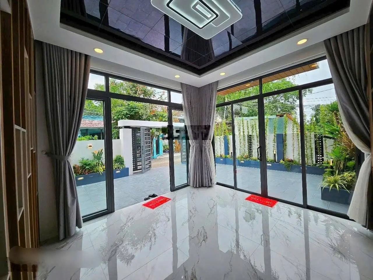 Bán Nhà Góc Biệt Thự Mini mới Xây Xong- 8m x 19m Full thổ Cư -kẹt Việc Bán lỗ 4ty9 - Cách Chợ 1,5km