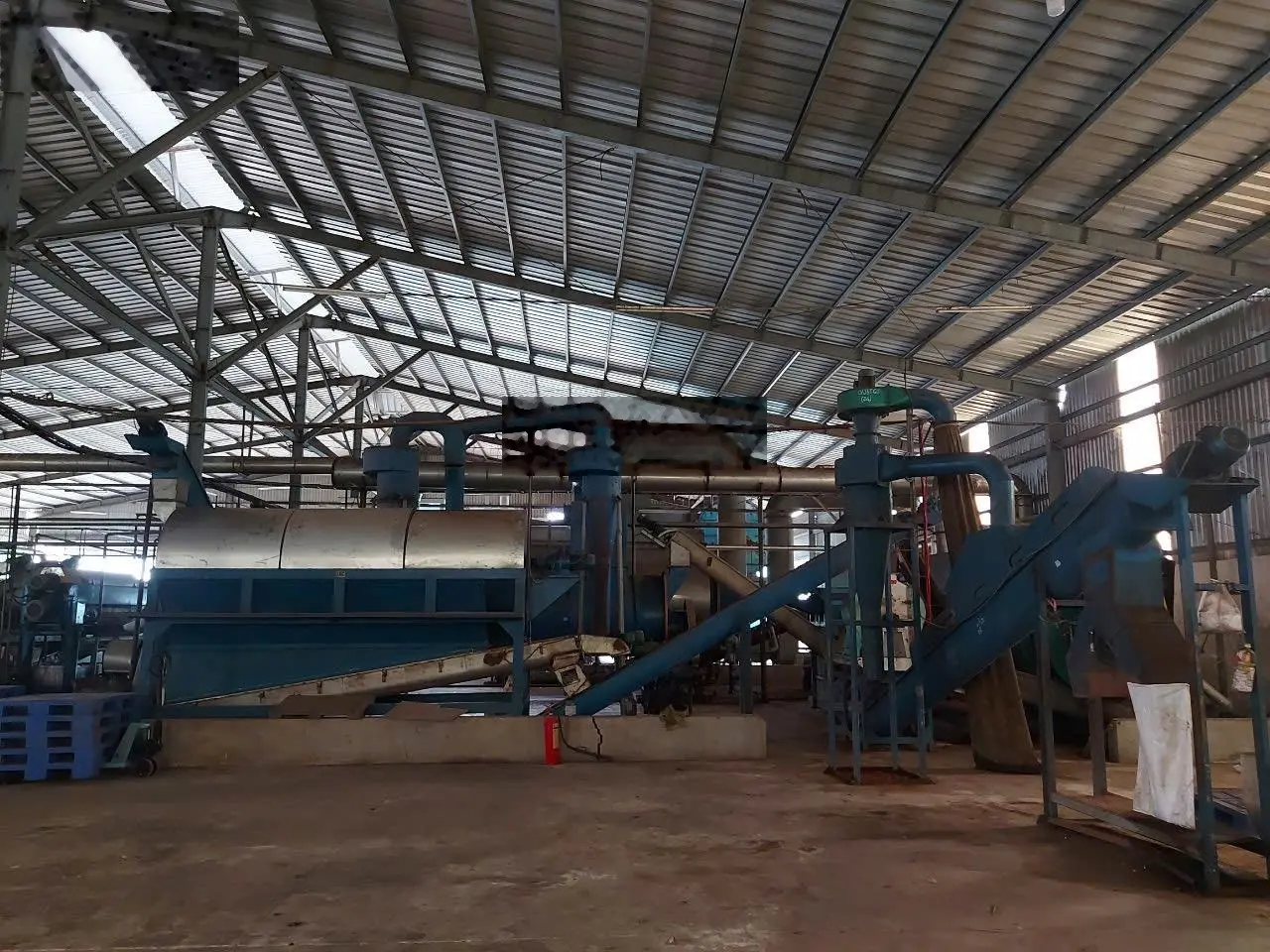 Bán, cho thuê nhà xưởng thị trấn Trần Đề, tỉnh Sóc Trăng. DT: 81x90m. Giá 12,2 tỷ