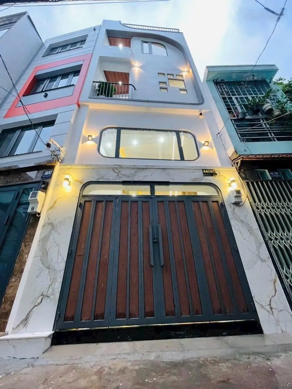 Bán căn gần chợ Hồ Thị Kỷ, 106m2. Bán 3tỷ100. Trần Bình Trọng, P1, Q10 4 tầng + 1 lửng hẻm oto 5m.