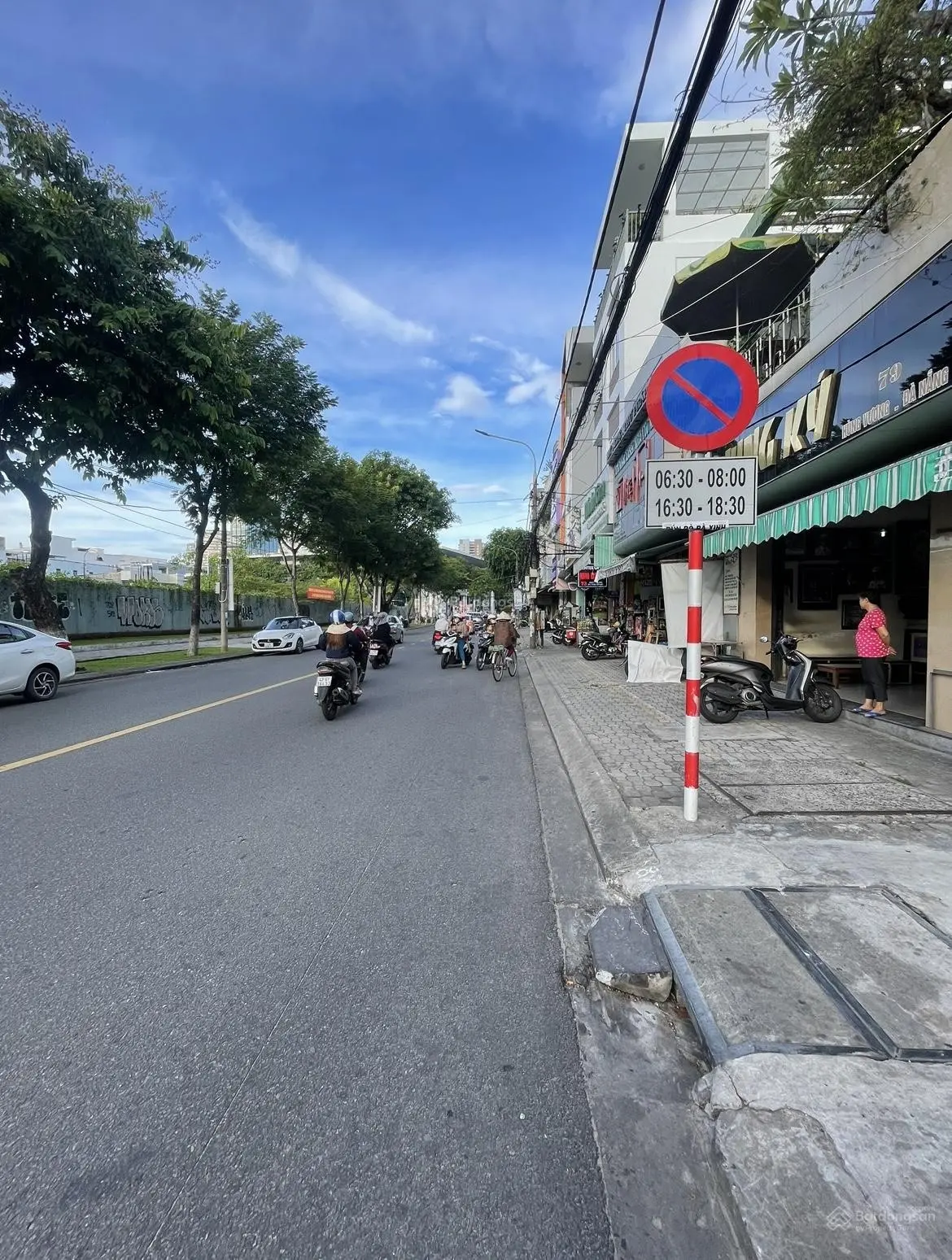Chính chủ cần bán nhanh nhà 5 tầng MT Hùng Vương, gần chợ Hàn
