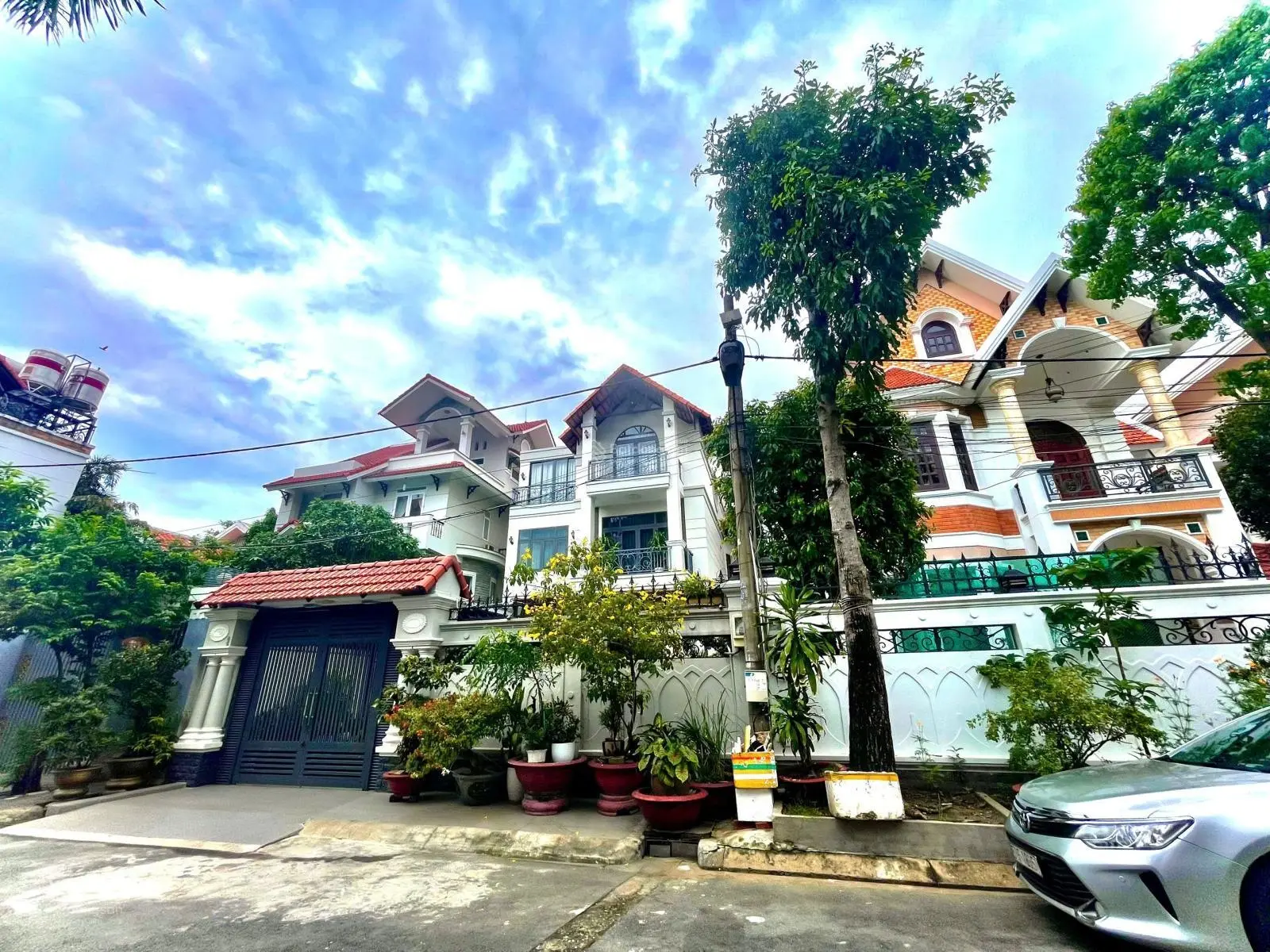 Bán Biệt Thự Hoa Hồng, Bảo Vệ 24/7 Đường 12 Trần Não, An Khánh Quận 2 - 10x30m Nhà 4 Tầng