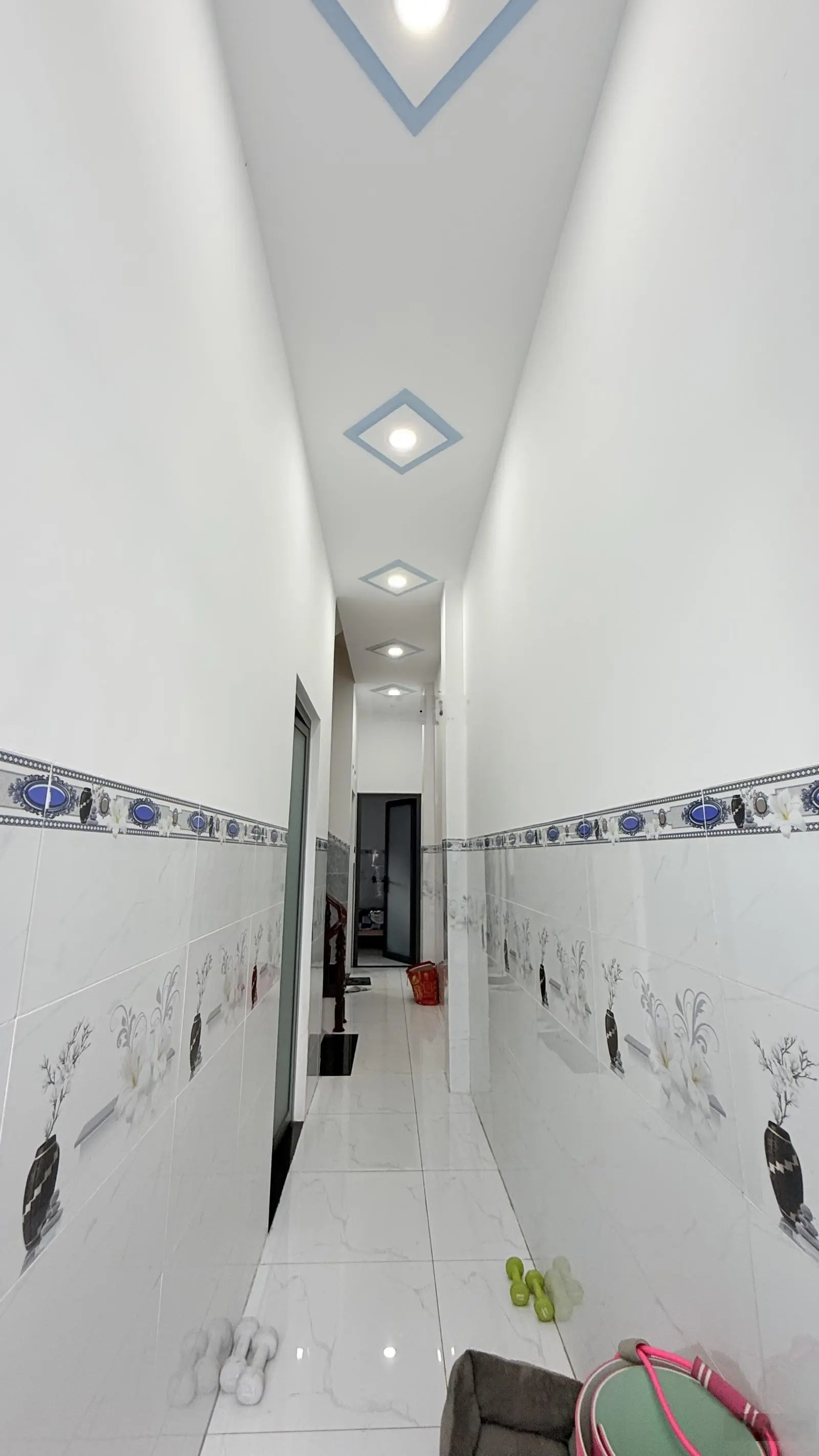 Bán nhà 1 trệt 2 lầu 1 tum dân xây ở kiên cố An Bình - Dĩ An - Bình Dương