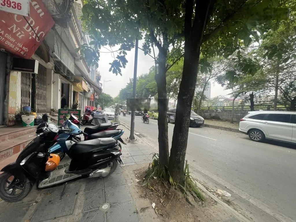 Bán nhanh mặt phố đường Bưởi đoạn gần công viên Thủ Lệ 3 tầng 40m giá chỉ 10.8 tỷ