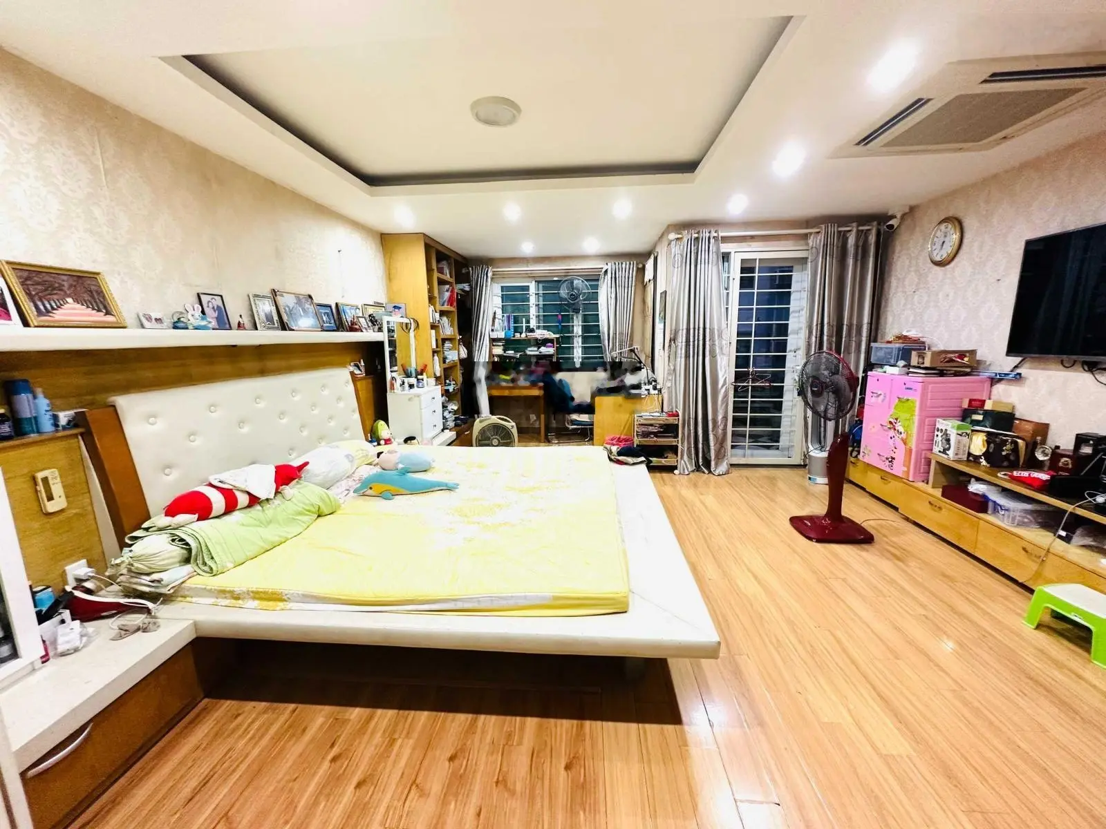 Bán gấp căn BT mặt phố, Yên Hòa, 330m2, lô góc, mặt phố, kinh doanh, hơn 100 tỷ, 0903 784 ***