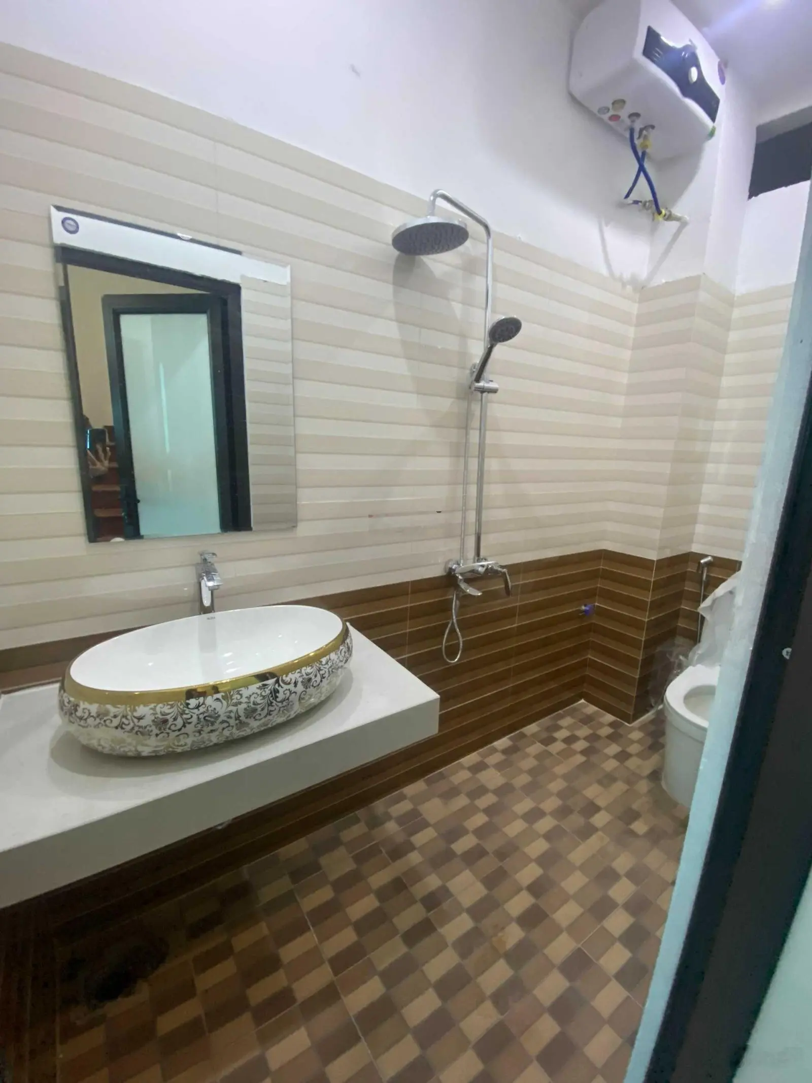 Chính chủ bán nhà đường Văn Phú Quang Trung Hà Đông 35m2 5 tầng KD Đỉnh ô tô vào nhà giá nhỉnh 7 tỷ