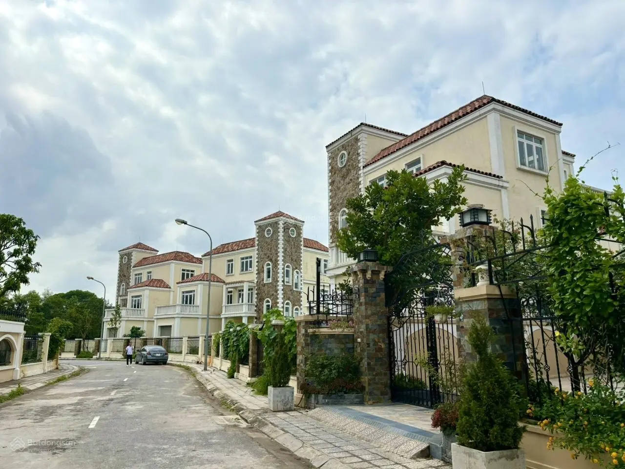 Bán biệt thự view được hồ điều hòa tại khu đô thị Nam An Khánh - 593m2, giá chỉ 100 triệu/m2