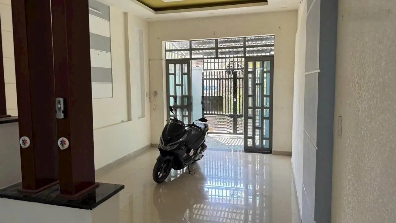 Bán nhà hẻm xe tải 1 sẹc đường Tam Bình, Thủ Đức, 57m2, giá chỉ 4,5 tỷ, sổ riêng