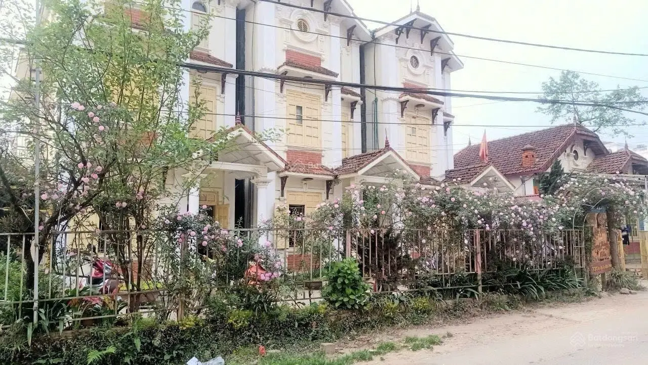 Bán khách sạn Sappa Điện Biên Phủ Lào Cai gồm 3 tòa 3 tầng, 2 tòa 1 tầng diện tích 700m2 giá 31 tỷ