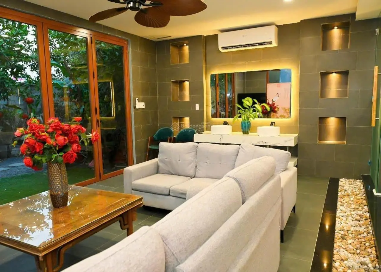 Bán Gấp VILLA Nghỉ Dưỡng Sân Vườn Hồ Bơi Đường Số 2 700m2 56,5 Tỷ TL