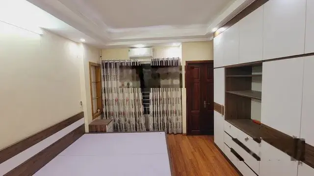 Bán nhà Pháo Đài Láng - DT 46m2 - 5 tầng - MT4m - 12 tỷ