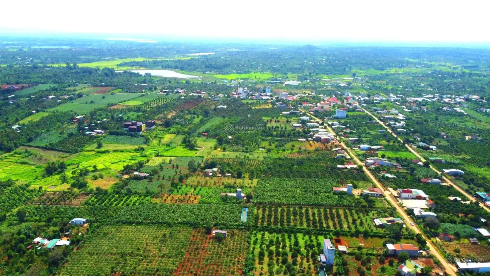 Đất thị trấn Ea Kar mặt tiền 15m giá 240 triệu/lô (vị trí đẹp, dân đông)