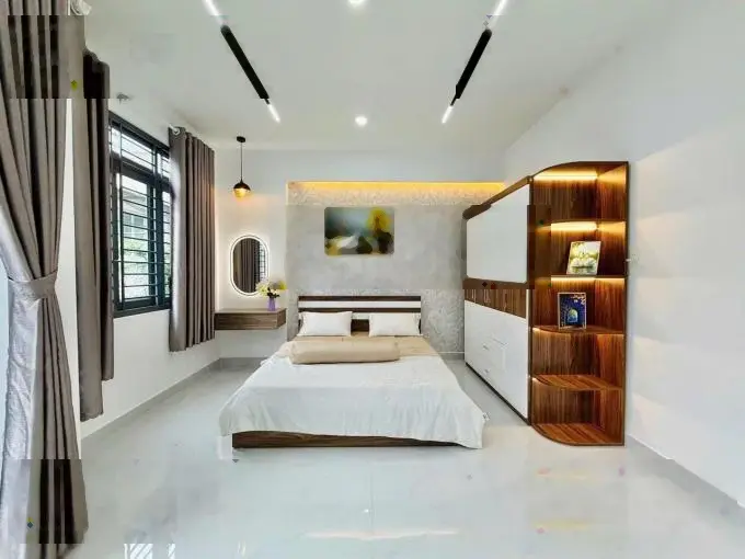 Làm ăn thua lỗ cần bán nhà đường Phan Xích Long, P.2, Phú Nhuận. DT:59,1(5 x 11,82). Giá: 7,9tỷ