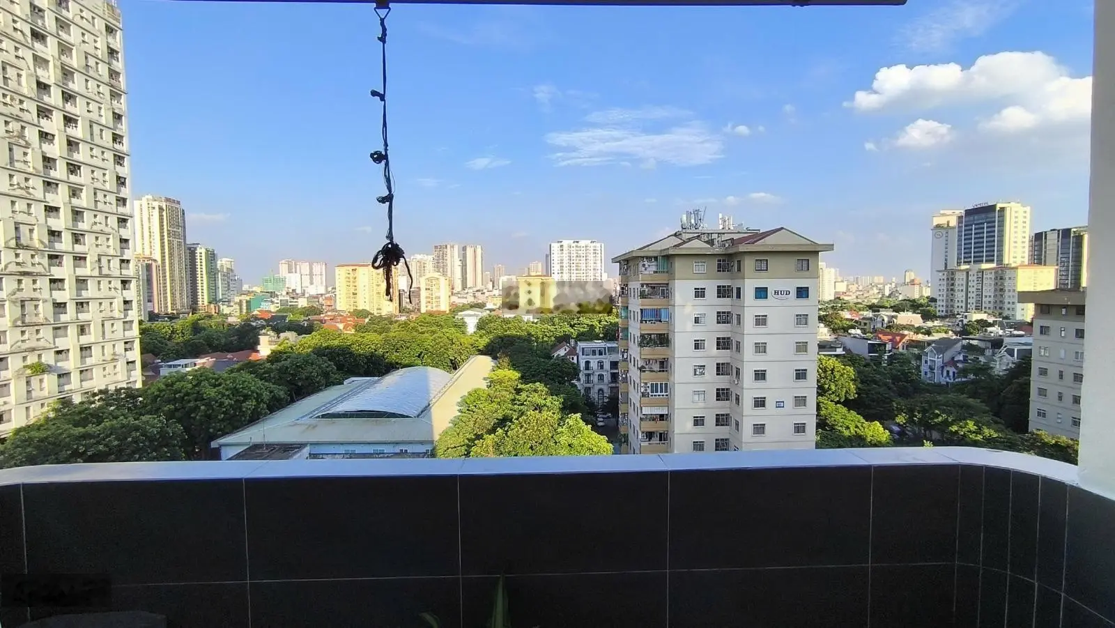 (Nhà đẹp) bán căn hộ tại dự án: C2 - Nguyễn Cơ Thạch 2PN + 1 2VS, 82m2, full nội thất, BC Đông Nam
