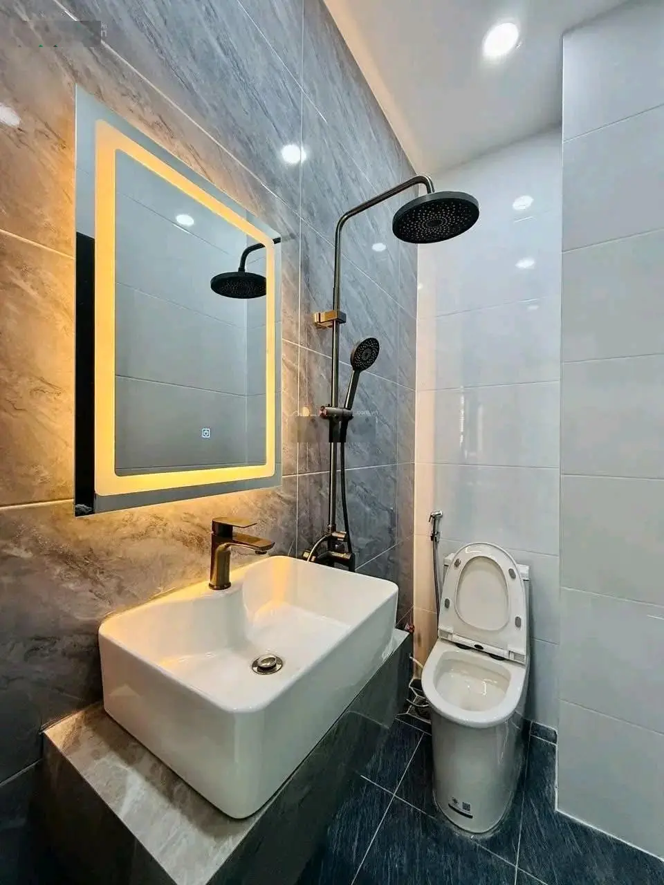 Cần bán căn nhà đẹp giá tốt Phan Chu Trinh - P. 12 - Bình Thạnh, cho thuê 24tr, giá 3tỷ270/75,4m2