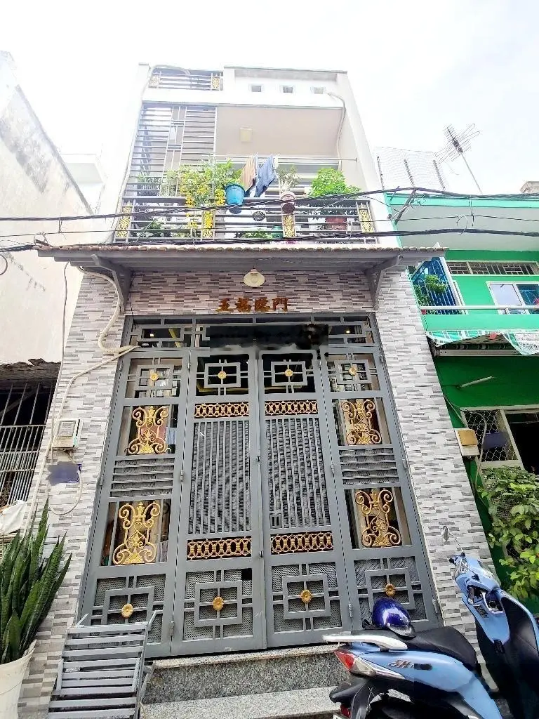 Hot, bán gấp nhà mới Chiến Lược, BT, 40m2, 2 tầng btct, hẻm xe hơi gần MT, chỉ 3 x tỷ