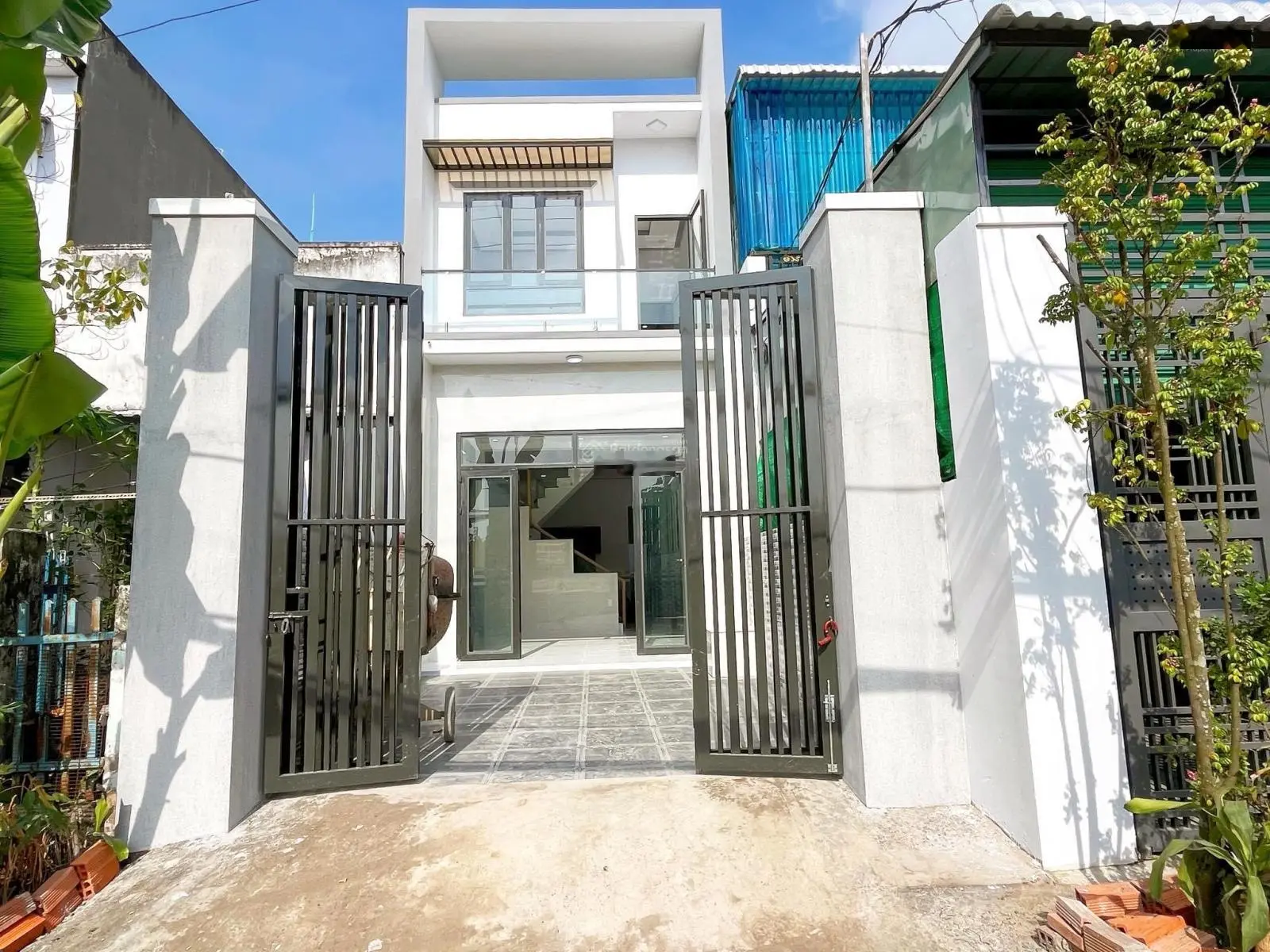 Bán nhà giáp Hóc Môn, nhà mới gần chợ Mỹ Hạnh