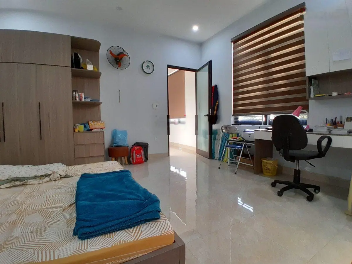 Nhà 3 tầng, đường Quách Thị Trang, kẹp vệt cây xanh, tiện KD, 6.1 tỷ