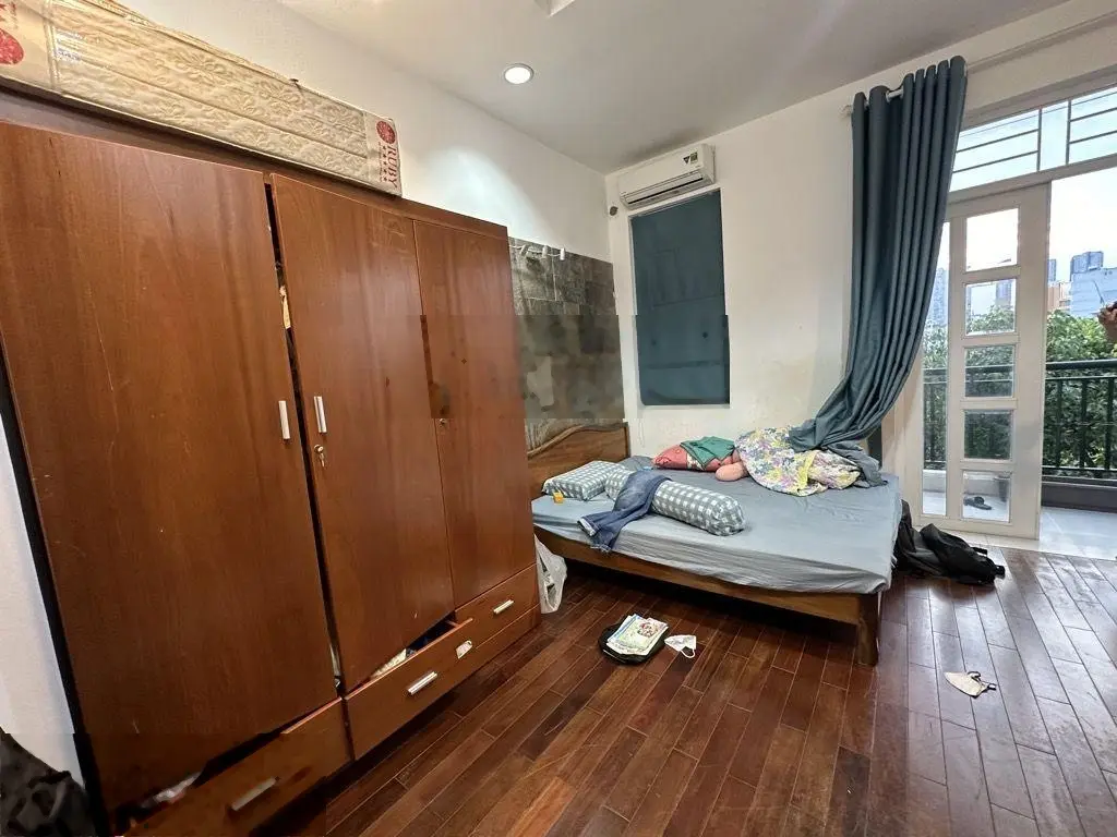 Nhà 3 tầng + sân thượng, mặt tiền đường Số 21, Tân Phong Quận 7, giá chỉ 13 tỷ