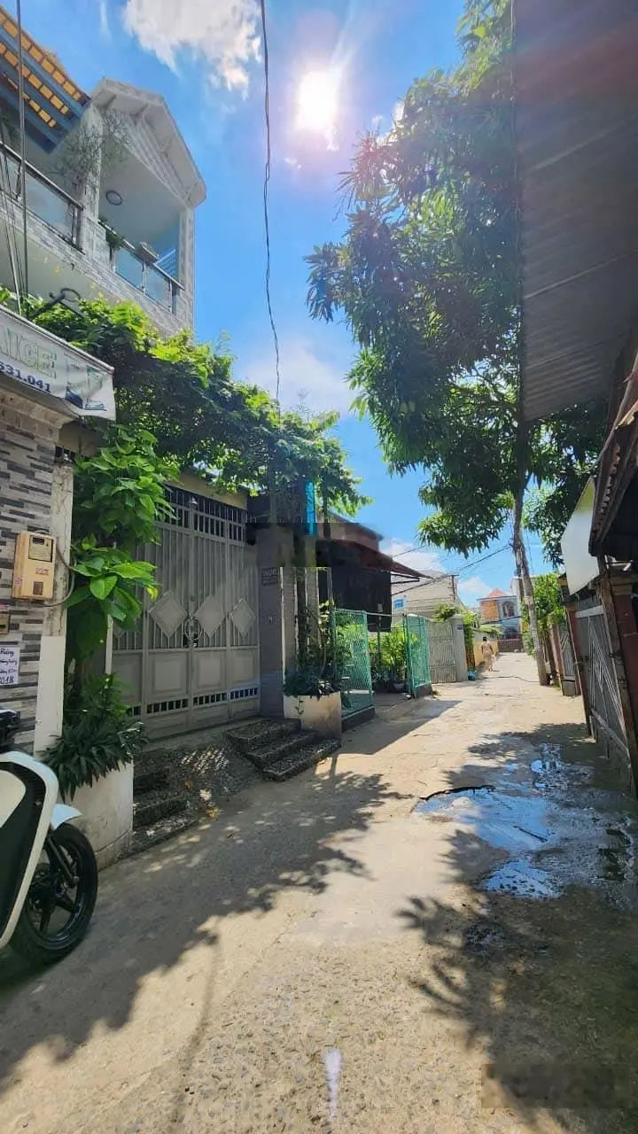 Bán nhà sổ hồng riêng mặt tiền hẻm đường Huỳnh Tấn Phát tiện kinh doanh buôn bán. Lh 0909 519 ***