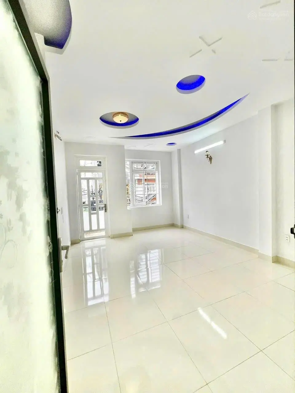 Tiện Ích Bao Vây Nhà Đường Hương Lộ 2, Phường Bình Trị Đông A, Q. Bình Tân, DT: 56m2.