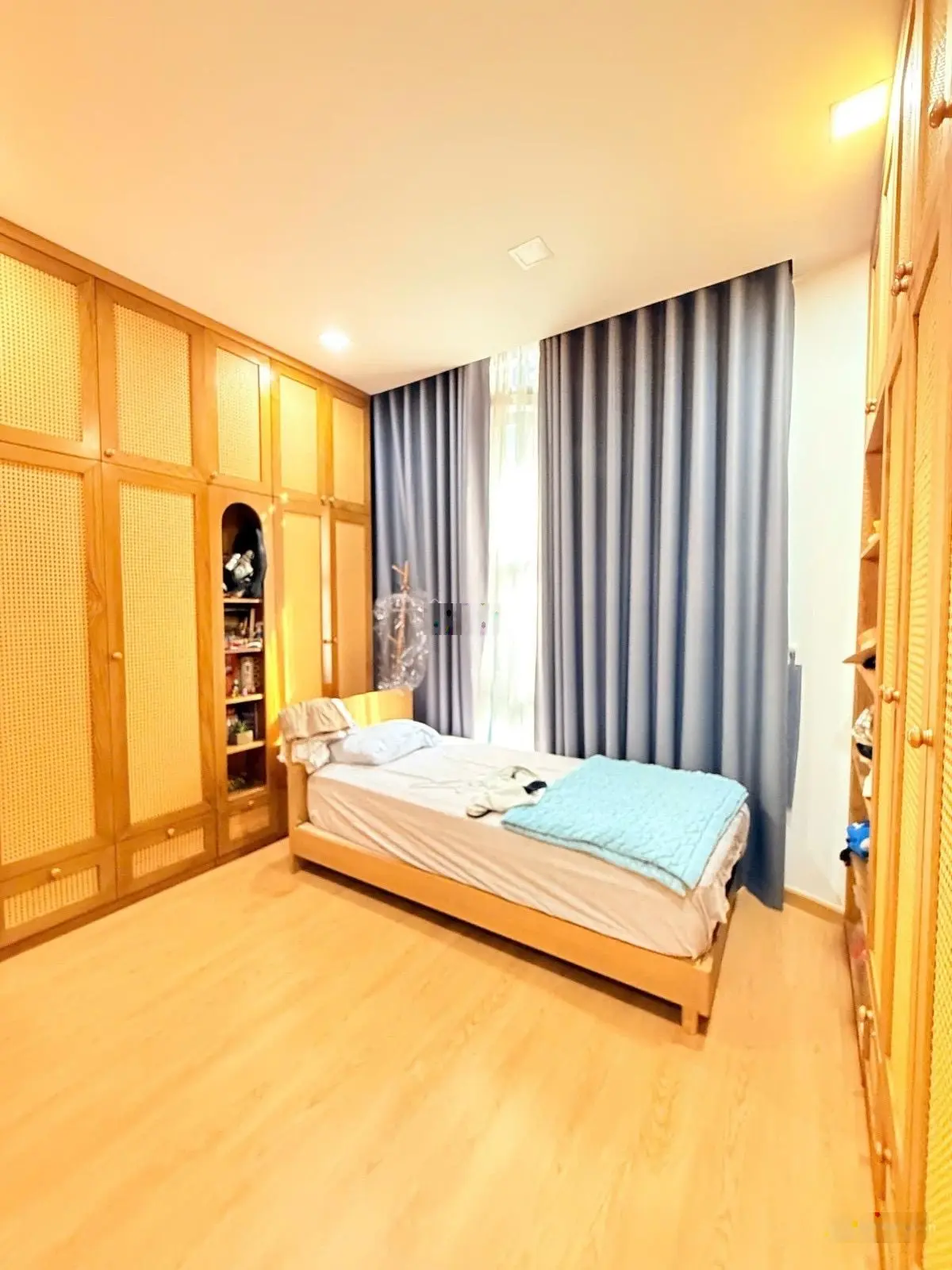 Siêu phẩm quận 10 - hẻm xe hơi - lô góc không quy hoạch - nhà siêu đẹp- full nội thất cao cấp.