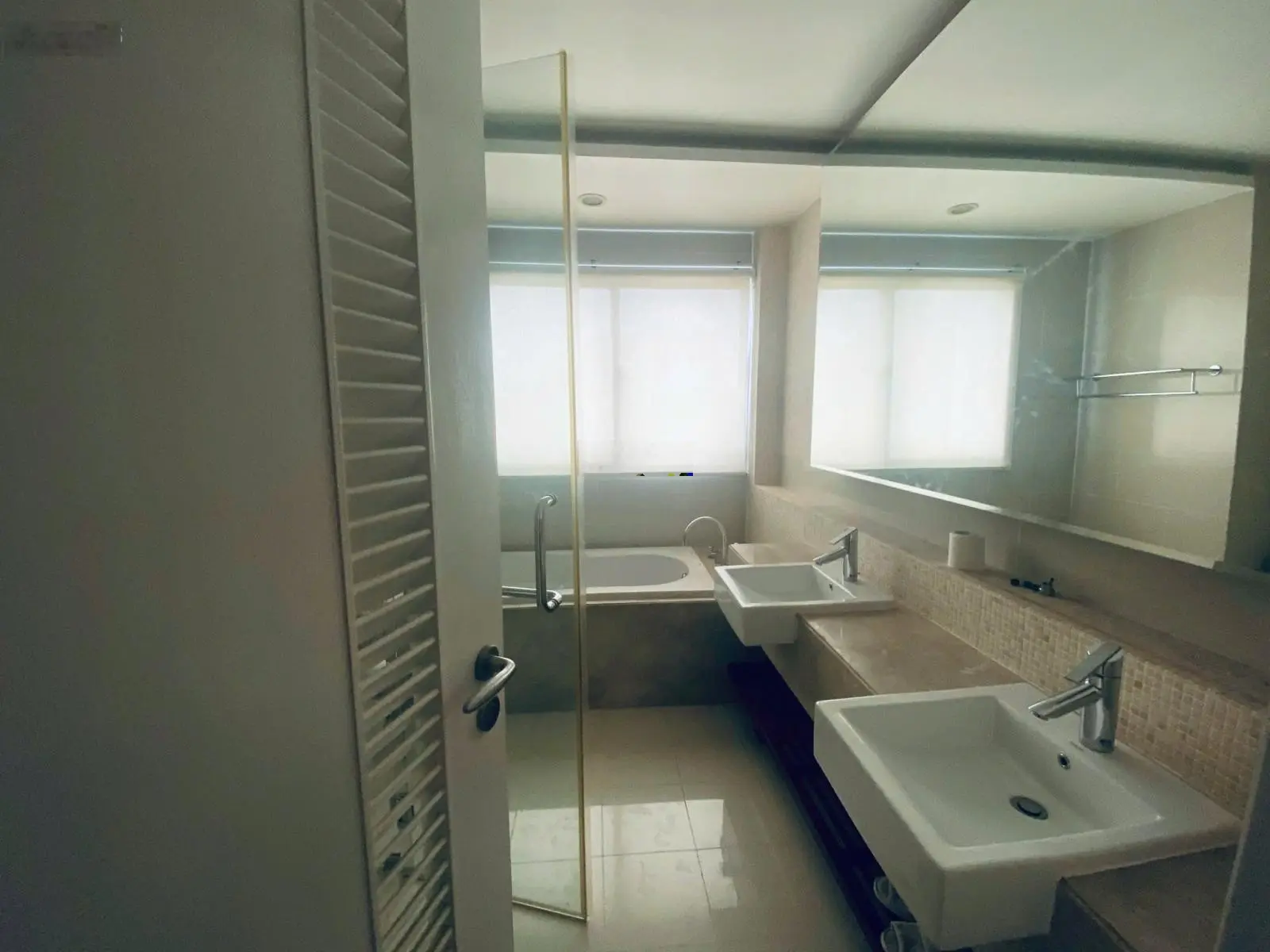 Cần bán Biệt Thự gói 2 KĐT Mỹ Gia đường 18m cổng chính đường số 2 đặc biệt đã có sổ hồng hoàn công.