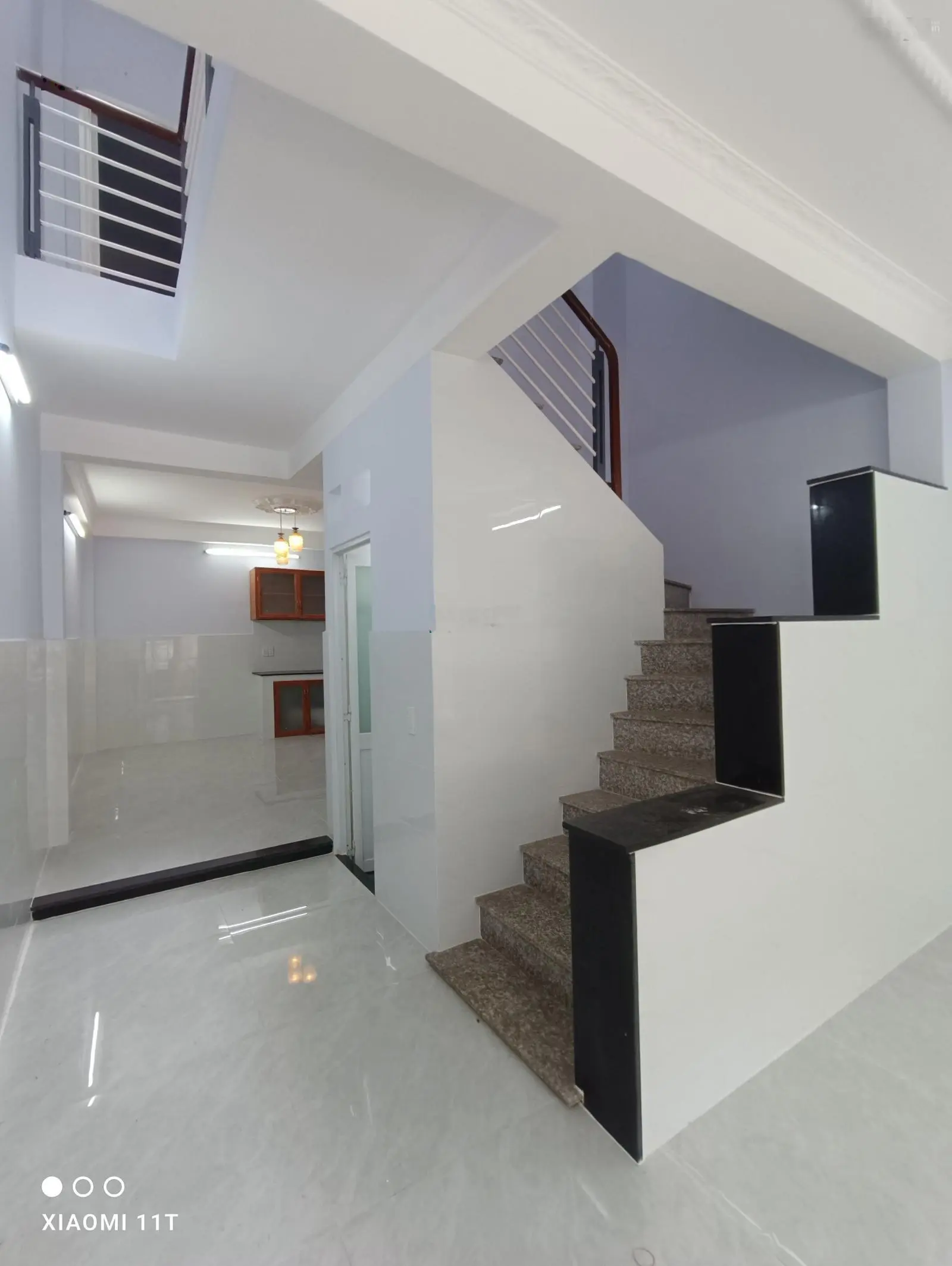 Nhà 3 tầng, hẻm xe hơi 5m vào trong nhà ngay Cân Nhơn Hòa, đối diện Vạn Phúc