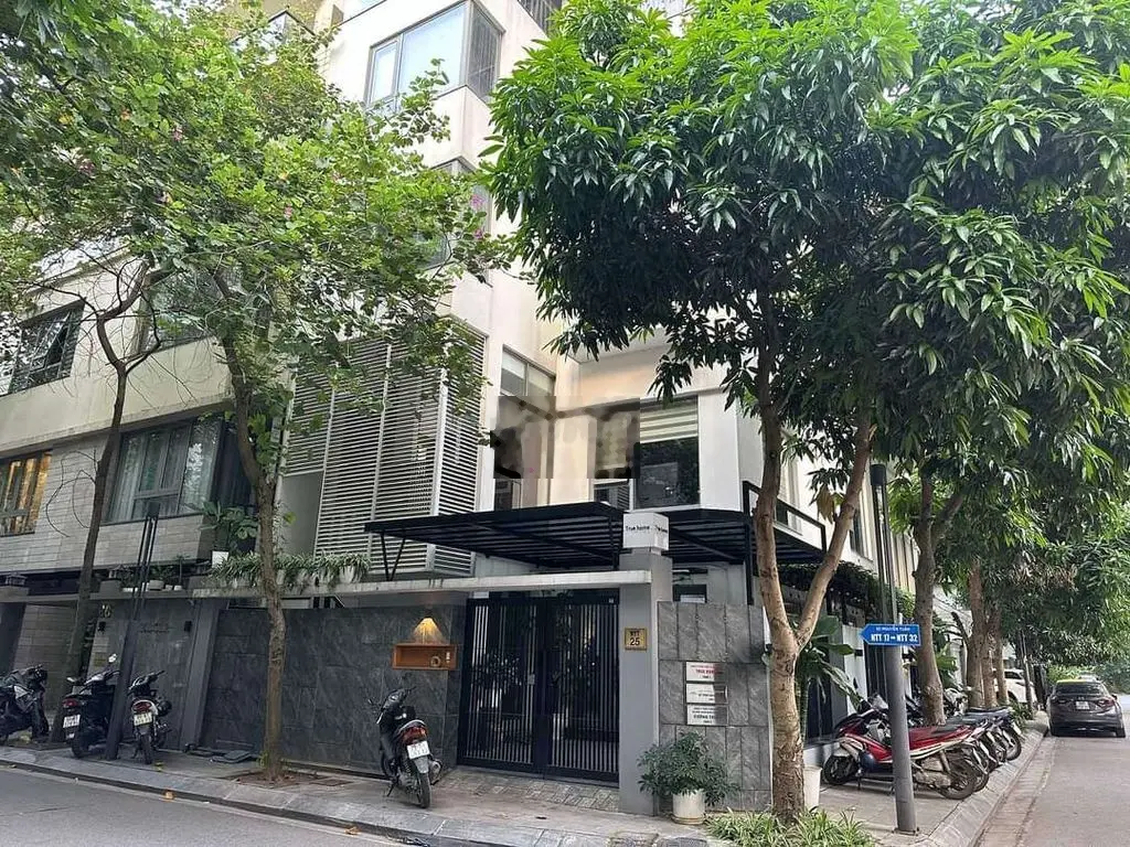 Bán BT víp kĐT linh đàm dt100m 5 tầng mt6m giá 20,2 tỷ trục chính