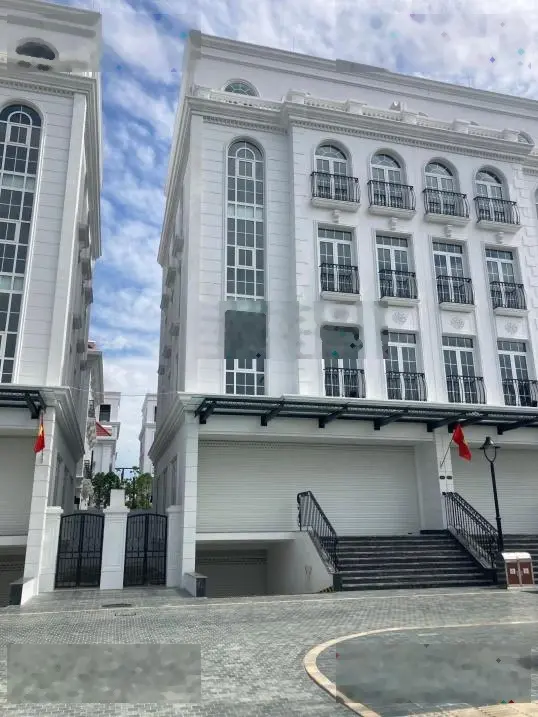 Bán shophouse 143m2, giá ưu đãi 260 triệu / m2 tại Avenue Garden, Tây Thăng Long, Bắc Từ Liêm