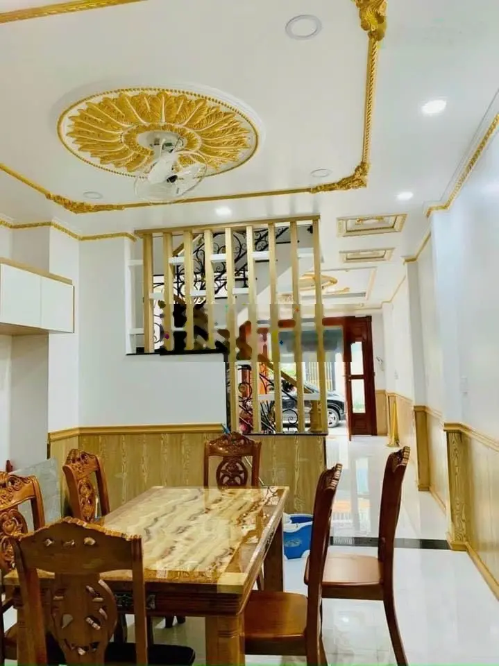 Chủ gửi bán ra căn nhà Đinh Điền, Tân Bình - 56m2 - Cách chợ Phạm Văn Hai 20m, sổ riêng