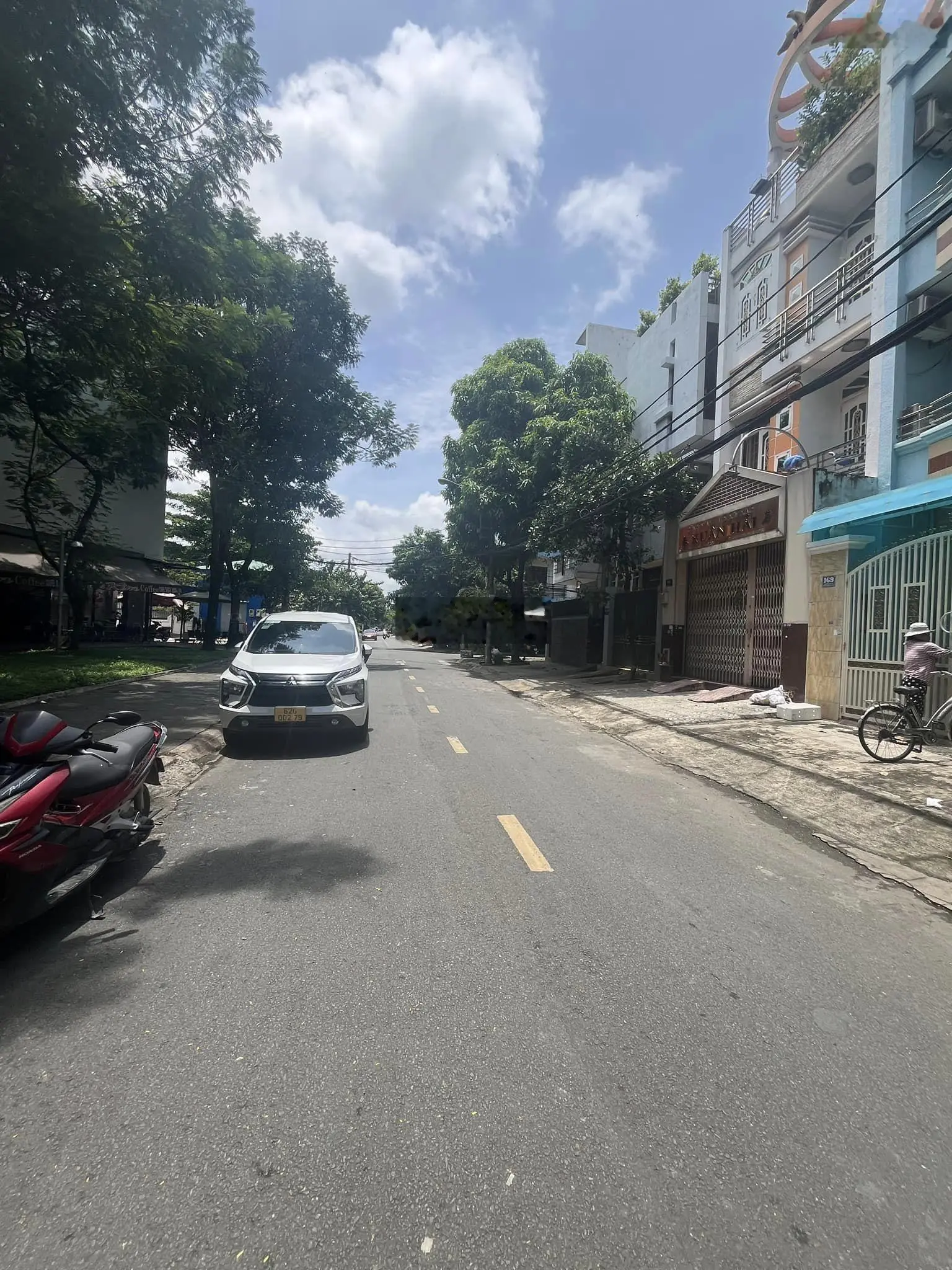 Bán nhà khu Tên Lửa, MT đường Số 24, 4.5 x 20m, 3.5 tấm, giá 11.7 tỷ. giá tốt (đối diện công viên)