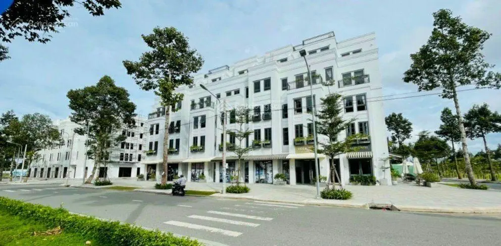 Suất nội bộ Shophouse 1 trệt 4 lầu kề góc view công viên khu đô thị sân bay Kita Airport City