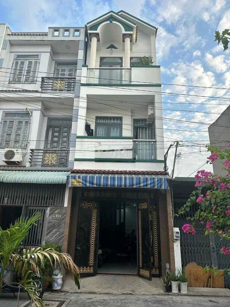 Bán nhà tự xây kiên cố, 551 Lê Văn Khương, hẻm xe hơi, Giá giảm nhiều