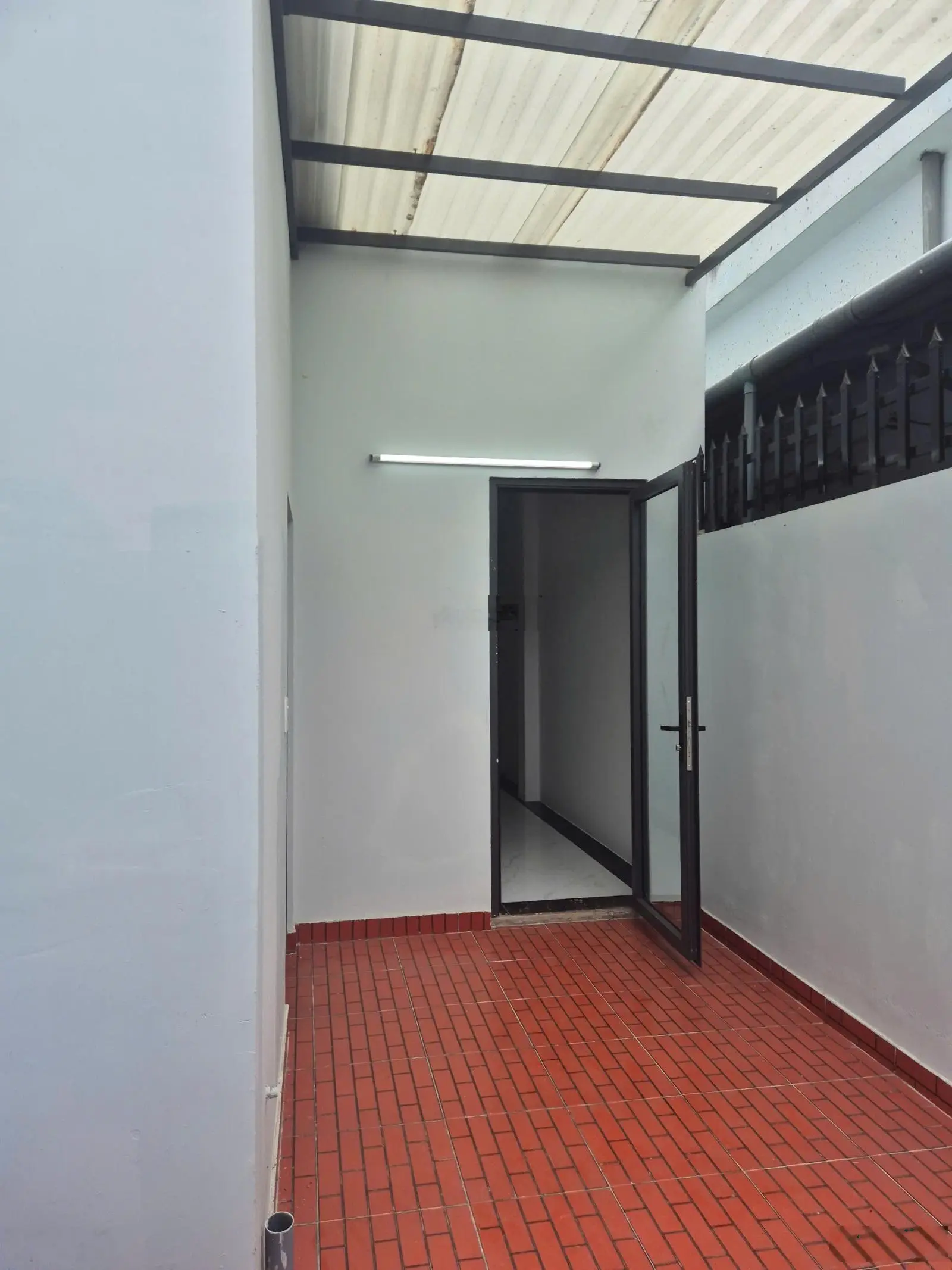 Bán nhà riêng tại Xã Bình Chánh, 90m2, 3PN, 3WC, chính chủ, hot