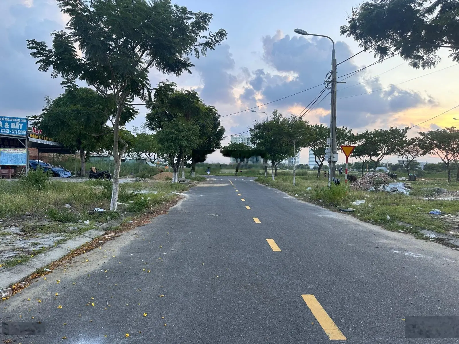 Bán 3 lô đất biển - đường Tân Trà sát biển - Toàn Huy Hoàng