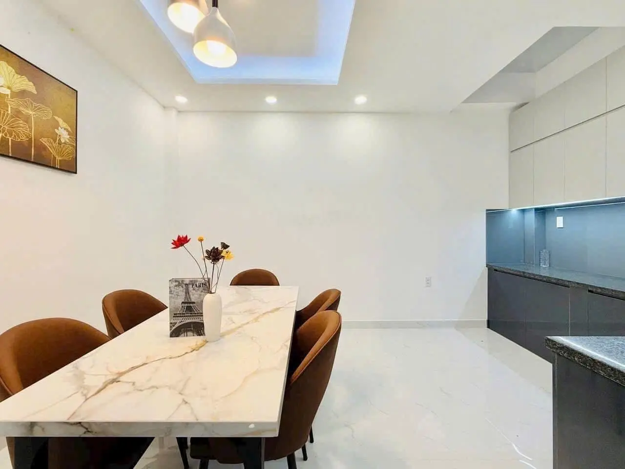Bán nhà ngay Ngã 4 Phú Nhuận - MTĐ Cầm Bá Thước - P7 - Phú Nhuận, DT 49m2, Giá 3tỷ750, sổ riêng