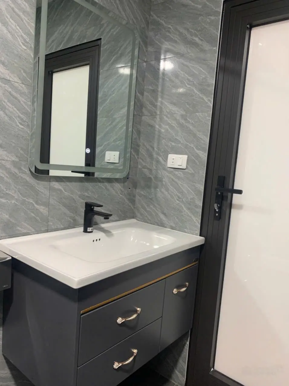 Nhà mới đẹp đón tết DT 33m2 x 5 tầng - MT 3.6m - Ngõ 120 Dương Văn Bé - Giá 6.9 tỷ