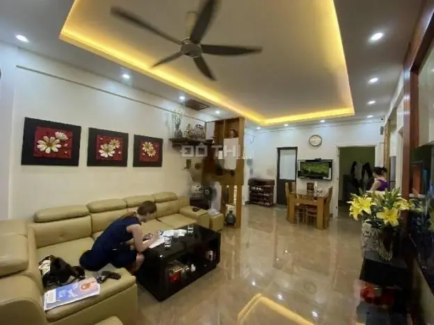 Chính Chủ Bán CH Mễ Trì Hạ 74m 2PN 2VS Full NT Đẹp SĐCC Giá Hơn 4 tỷ: O971O85