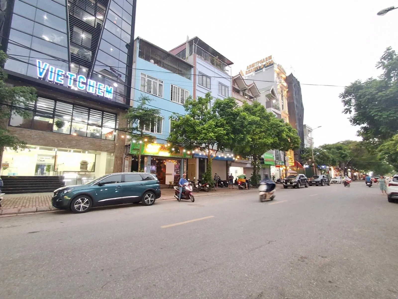 Bán nhà mặt phố Trạm - phân lô - kinh doanh đỉnh - vỉa hè rộng - nhiều tiện ích - hơn 28 tỷ
