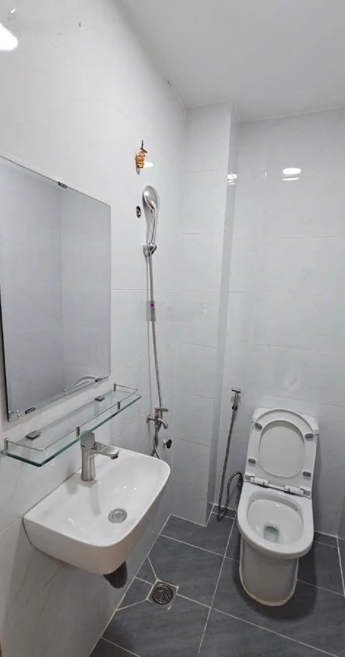 Nguyễn Thái Sơn - bán gấp trong tháng 10, giảm 450tr - chỉ 3.2 tỷ, nhà 3 tầng - DT 39m2 - Hẻm 4m.