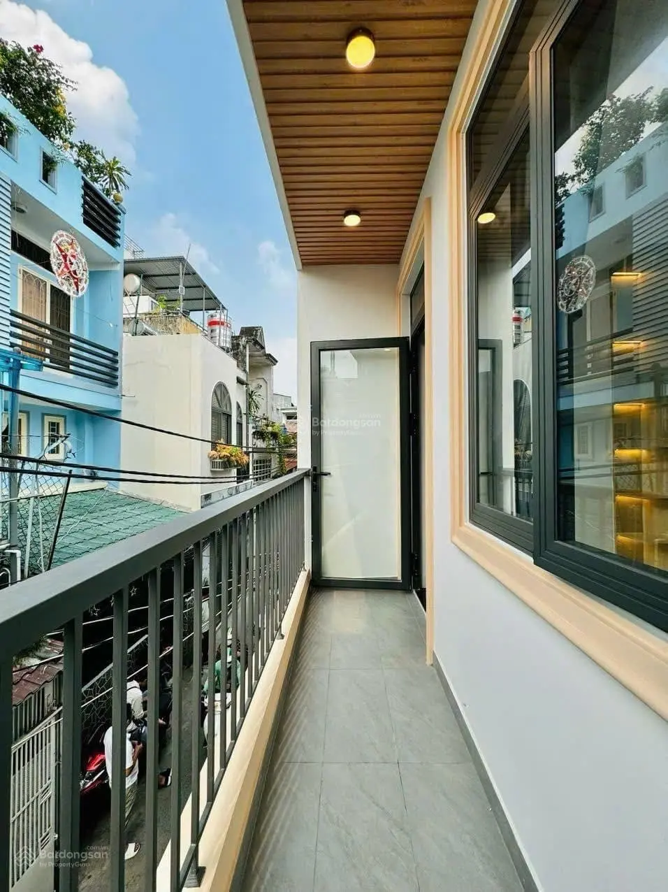 Chính chủ kẹt tiền bán gấp nhà đường Lò Siêu, phường 8, quận 11. Chỉ 2,65tỷ. Hẻm xe hơi. 0765069021